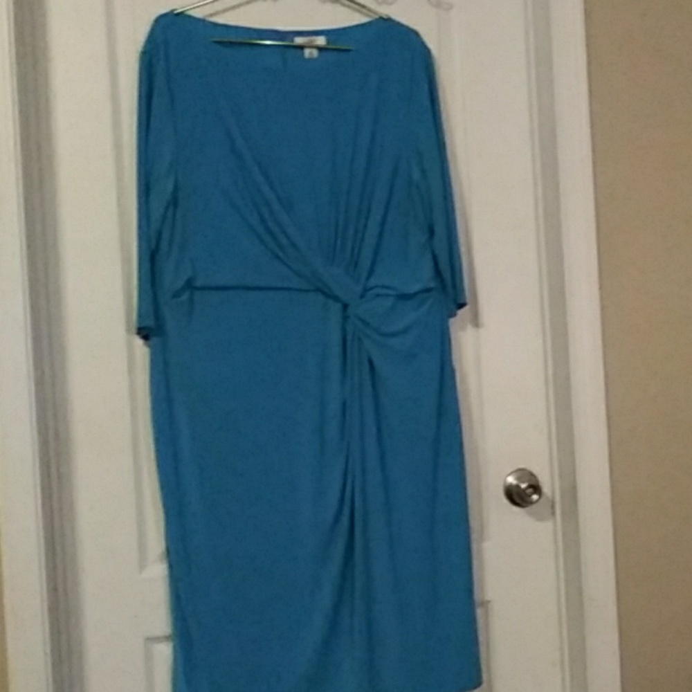 Dress - Picture 3 of 4